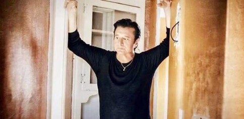 Steve Perry 